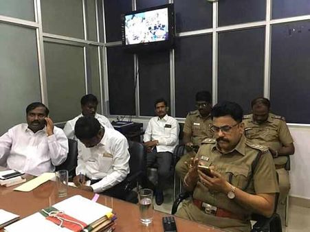 நீட் தேர்வு சென்னை சிபிஎஸ்இ அலுவலகத்தில் வேல்முருகன் நடத்திய 3 மணி நேர உள்ளிருப்பு போராட்டம் நிறைவு