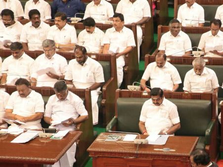 தகுதி நீக்க வழக்கின் தீர்ப்பு... சட்டசபையில் அதிமுகவினரின் ஆரவாரமும், அமைதியும்