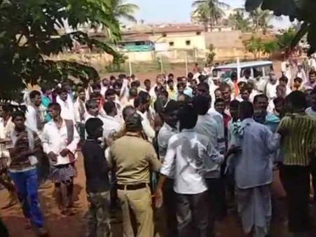 ஈரோடு திண்டலில் ஆர்ப்பாட்டம் நடத்த முயன்ற விவசாயிகள்.. விரட்டியடித்த போலீசார்