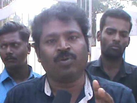 பெட்ரோலியம் நிறுவனத்தை கண்டித்து சென்னையில் இயக்குநர் கௌதமன் தலைமையில் ஆர்ப்பாட்டம்