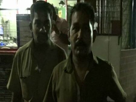 ஈரோட்டில் ஓடும் பேருந்தில் சில்மிஷம்.. தட்டி கேட்ட நடத்துனருக்கு அடி உதை!!