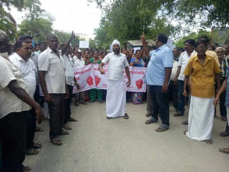 ஈரோட்டில் கிராமிய அஞ்சல் ஊழியர்கள் 15-வது நாளாக தொடர் போராட்டம்