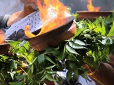 8 வழி சாலை வந்தா, இந்த அரசு காணாம போயிடும்.. சேலத்தில் சாமியாடிய பெண் அருள்வாக்கு