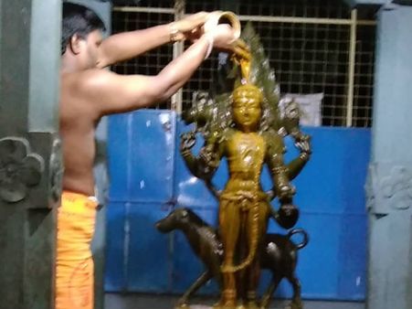 ஏகாதசி திதியில் நெஞ்சுவலி தீர்க்கும் நெல்லிப்பொடி அபிஷேகம் 