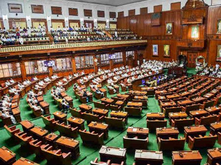 கர்நாடக அமைச்சரவையில் யார் யாருக்கு இடம்... எந்தெந்த துறை ஒதுக்கீடு... முழு பட்டியல் இதோ...