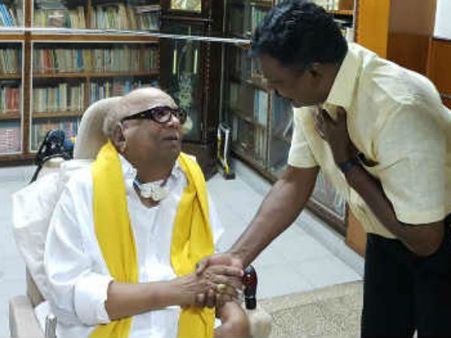 தமிழ்நாட்டு அரசியலின் மையம் என்றுமே கருணாநிதிதான்.. திருமாவளவன் புகழாரம்