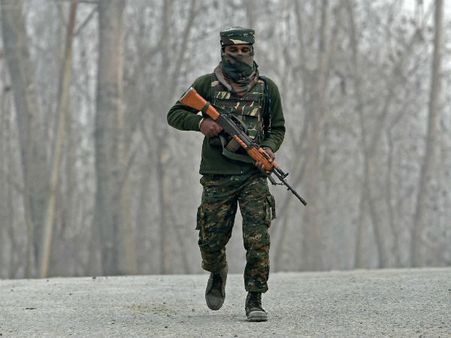 காஷ்மீரில் ராணுவம் துப்பாக்கி சூடு.. 3 தீவிரவாதிகள் சுட்டுக்கொலை