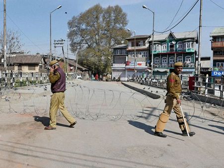தேர்தல் நடத்த பாதுகாப்பு இல்லை.. இனி காஷ்மீரில் என்ன குடியரசு தலைவர் ஆட்சியா?