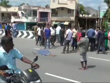 கிருஷ்ணகிரியில் சொகுசு கார் மோதி முதியவர் பலி.. சாலையை கடக்க முயன்றபோது பரிதாபம்.. ஓட்டுனர் கைது