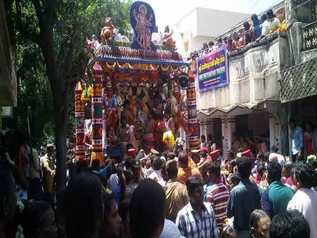 மாங்கனி திருவிழா கோலாகலம்: காரைக்காலில் லட்சக்கணக்கான பக்தர்கள் குவிந்தனர்