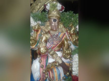 மதுரை மீனாட்சி அம்மன் கோவிலில் ஆனி உற்சவம் - சொக்கநாதருக்கு முக்கனிகளால் அபிஷேகம்