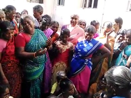 மாணவி பிரதீபா உடலை வாங்க உறவினர்கள் விதித்த நிபந்தனை.. அரசுக்கு பரிந்துரைப்பதாக ஆட்சியர் உறுதி!