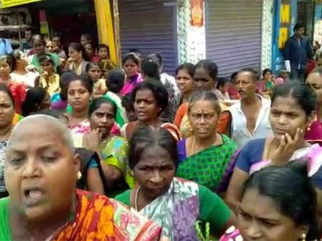 பசுமை வழிச்சாலைக்கு எதிர்ப்பு: சேலம் குள்ளம்பட்டி கிராம மக்கள் அம்மனிடம் மனு அளித்து வழிபாடு