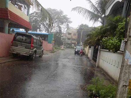 தமிழகம் மற்றும் புதுச்சேரியில் இடியுடன் கூடிய மழை... வானிலை மையம் 'மகிழ்ச்சி' செய்தி!