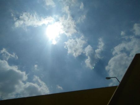 தமிழகத்தின் சில இடங்களில் இயல்பைவிட 2 டிகிரி வெயில் அதிகமாக இருக்கும்:பீதியை கிளப்பும் வானிலை மையம்!