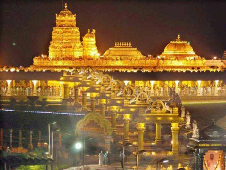 திருப்பதி வெங்கடாஜலபதி கோயிலில் புதையல் தோண்டும் பணிகள்... முன்னாள் அர்ச்சகர் புகாரால் பரபரப்பு