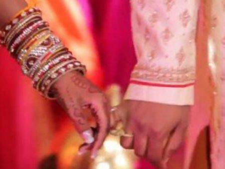 மின்னலுக்கே பயந்தா எப்படி? எனக்கு நீ வேண்டாம்.. மணமகனை மேடையிலேயே உதறி தள்ளிய மணமகள்!