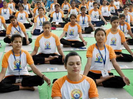 சென்னையில் 8 மெட்ரோ ரயில் நிலையங்களில் 4 நாட்கள் யோகா பயிற்சி முகாம்.. யாரெல்லாம் போறீங்க?