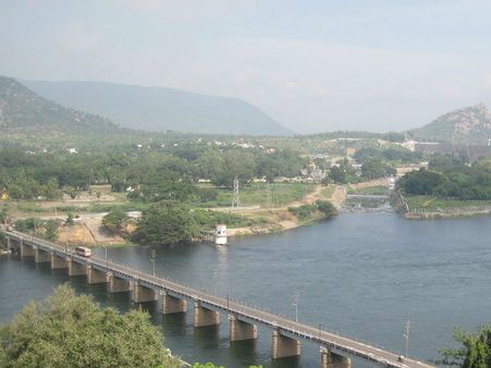 கர்நாடக அணையிலிருந்து 1.17 லட்சம் கனஅடி நீர் திறப்பு: 90 அடியை நெருங்கும் மேட்டூர் அணை நீர்மட்டம்