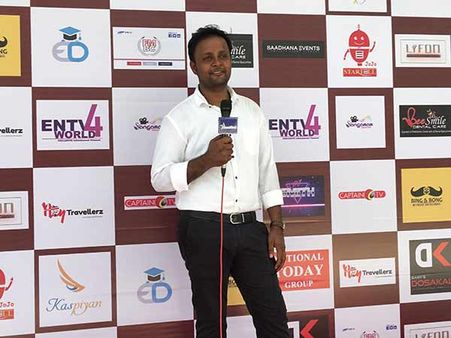 சாலையோர கடையில் பரோட்டா போட்டவரின் மகன்.. ஆண்டுக்கு ரூ. 18 கோடி சம்பாதிக்கும் மேஜிக்!