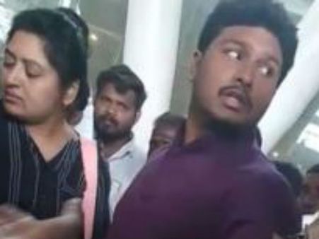 பல கோணங்களில் ஆபாசமாக படமெடுத்த ஆசிரியர்.. சரமாரியாக பளார் விட்ட நடிகை!