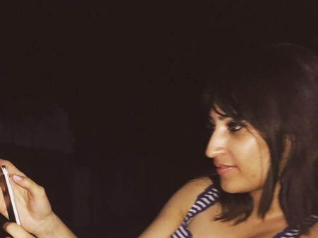 விமான பணிப்பெண் தற்கொலையில் அதிர்ச்சி தகவல்.. தோழிக்கு கடைசியாக அனுப்பிய அந்த எஸ்எம்எஸ்!