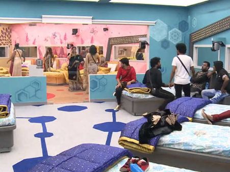 பிக் பாஸ் வீட்டில் ஜாலியாக உலா வந்த ‘வைரமுத்து’ !