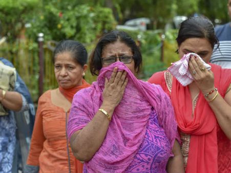 டெல்லி மர்ம மரணம்.. குடும்பத்திடம் தாத்தாவின் ஆவி பேசியது என்ன.. பகீர் குறிப்புகள் வெளியானது