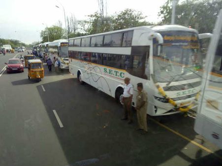 2 நாட்களுக்கு முன்பு வழங்கப்பட்ட தமிழக அரசின் புதிய பஸ் பழுதாகி பாதியில் நின்றது.. பயணிகள் ஷாக்