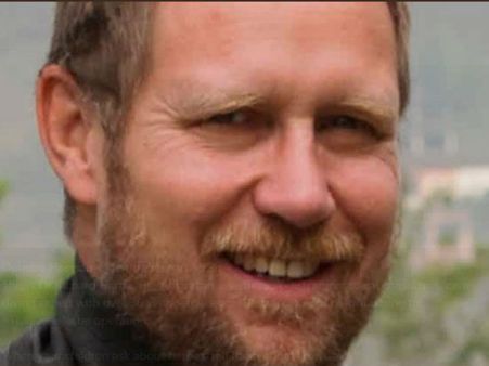 பெற்றோர்களே.. சினிமா நடிகர்களை விடுங்கள்... இவர்தான் ரியல் ஹீரோ... குழந்தைகளுக்கு சொல்லிக் கொடுங்கள்