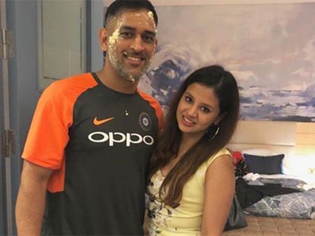 ஓம் பினிஷாய நமஹ... தோனிக்கு வீரேந்திர ஷேவாக் செம வாழ்த்து!