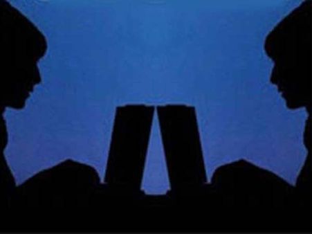 பேஸ்புக் நட்பு.. நிர்வாணப்படுத்தி வீடியோ எடுத்து பணம் பறிக்கும் கும்பல்.. சென்னையில் அதிர்ச்சி