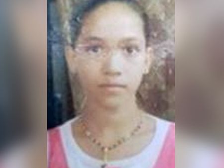 சாதி மாறி காதல் திருமணம்: நடுரோட்டில் மகளை மண்ணெண்ணெய் ஊற்றி உயிருடன் எரித்துக்கொன்ற அப்பா!