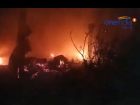 தஞ்சையில் கேஸ் சிலிண்டர் வெடித்து 13 குடிசைகள் சாம்பல்.. ரூ.15 லட்சம் பொருட்கள் கருகின!