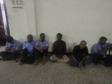 சீழ் பிடித்து விட்ட சமுதாயம்