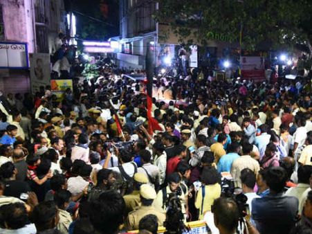 காவிரி மருத்துவமனையில் போலீஸ் கமிஷனர் ஏ.கே.விஸ்வநாதன் திடீர் ஆய்வு