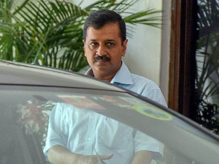 டெல்லியில் யாருக்கு அதிகாரம்.. மீண்டும் சுப்ரீம் கோர்ட் படியேறிய முதல்வர் கெஜ்ரிவால்