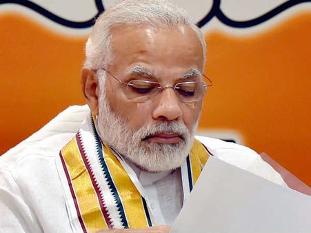 நம்பிக்கையில்லா தீர்மானம்: 1 மணி நேரம் பேச போகும் மோடி.. இரவோடு இரவாக தயாரான உணர்ச்சிகரமான உரை!