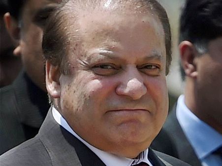 ஊழல் வழக்கில் சிறை தண்டனை பெற்ற பாக். முன்னாள் பிரதமர் நவாஸ் ஷெரீப், மகள் மரியம் அதிரடி கைது!