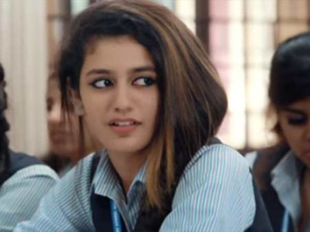 அது ஏன் கண்ணைப் பார்த்து பேசுன்னு சொல்றாங்க???