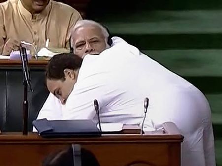 கட்டிப்புடுச்சுடுவோம்னு பயந்து பாஜகவினர் 2 அடி தள்ளியே நிக்கறாங்க- ராகுல் ஜோக்