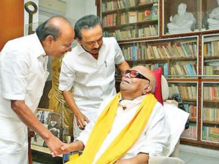 கருணாநிதி எனும் பல்கலைக்கழகம் நூற்றை கடந்து நலமுடன் இருக்க ஆசை: ராமதாஸ் பேட்டி