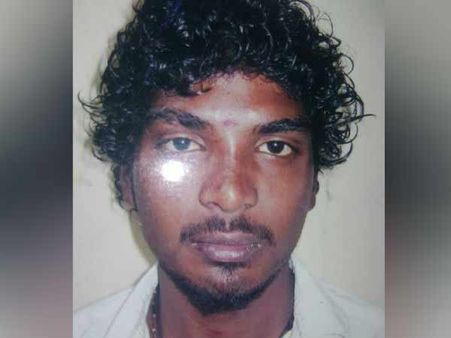 என்கவுண்ட்டரில் கொல்லப்பட்ட ரவுடி போட்டோவுக்கு அதிமுக எம்எல்ஏ அஞ்சலி.. வெடித்த சர்ச்சை