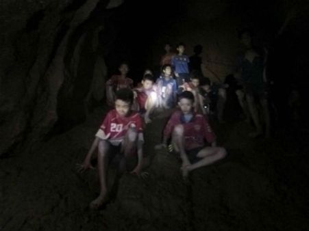 உலக நாடுகளை உலுக்கி விட்ட தாய்லாந்து குகை.. சிறுவர்கள் சிக்கியது முதல் மீண்டது வரை!