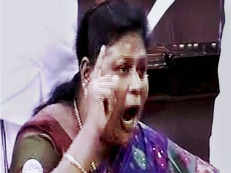 நாங்கள் மொழிப்பெயர்ப்பாளர்களை நியமிக்கவில்லை.. அடித்து சொல்லும் அதிமுக எம்பி விஜிலா சத்தியானந்த்