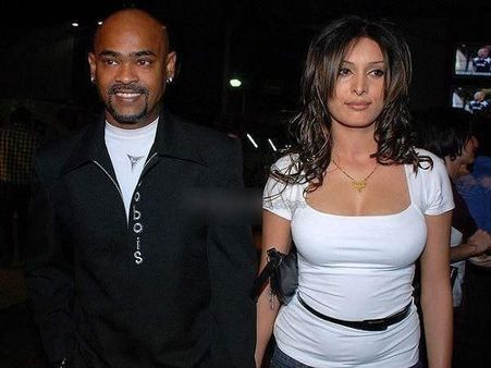 வினோத் காம்ப்ளியின் மனைவியிடம் தவறாக நடந்த பாலிவுட் இசையமைப்பாளரின் தந்தை!