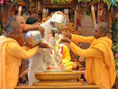 உங்கள் குழந்தை வேதத்தில் சூரியனை போல் பிரகாசிக்க வேண்டுமா? வியாசர்பாடி வாங்க! 