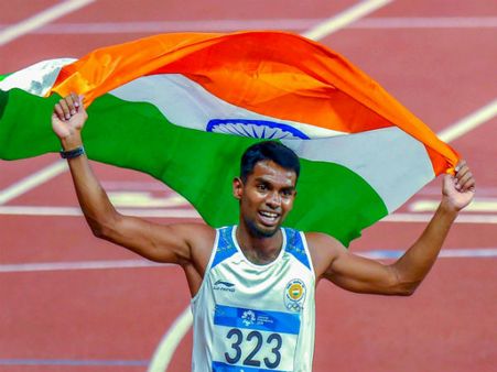 ஆசிய விளையாட்டில் வெள்ளி வென்ற தமிழக வீரர் தருண் அய்யாசாமிக்கு ரூ.30 லட்சம் ஊக்கத்தொகை: முதல்வர்