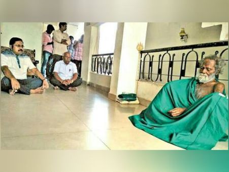 மூக்குப்பொடி சித்தரை நாடி ஓடிய தினகரன்... ஏன்?