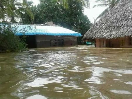 கொள்ளிடத்தில் வெள்ளம்... 700 வீடுகளில் பொருட்கள் அடித்து செல்லப்பட்டன.. மக்கள் பெரும் அவதி